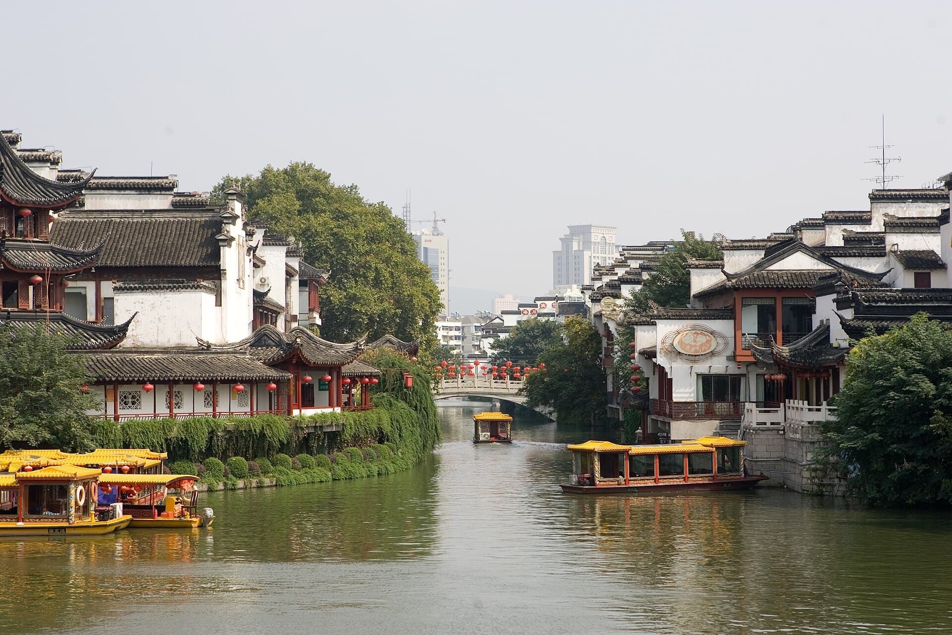 Qinhuai River and Confucius Temple area in Nanjing
