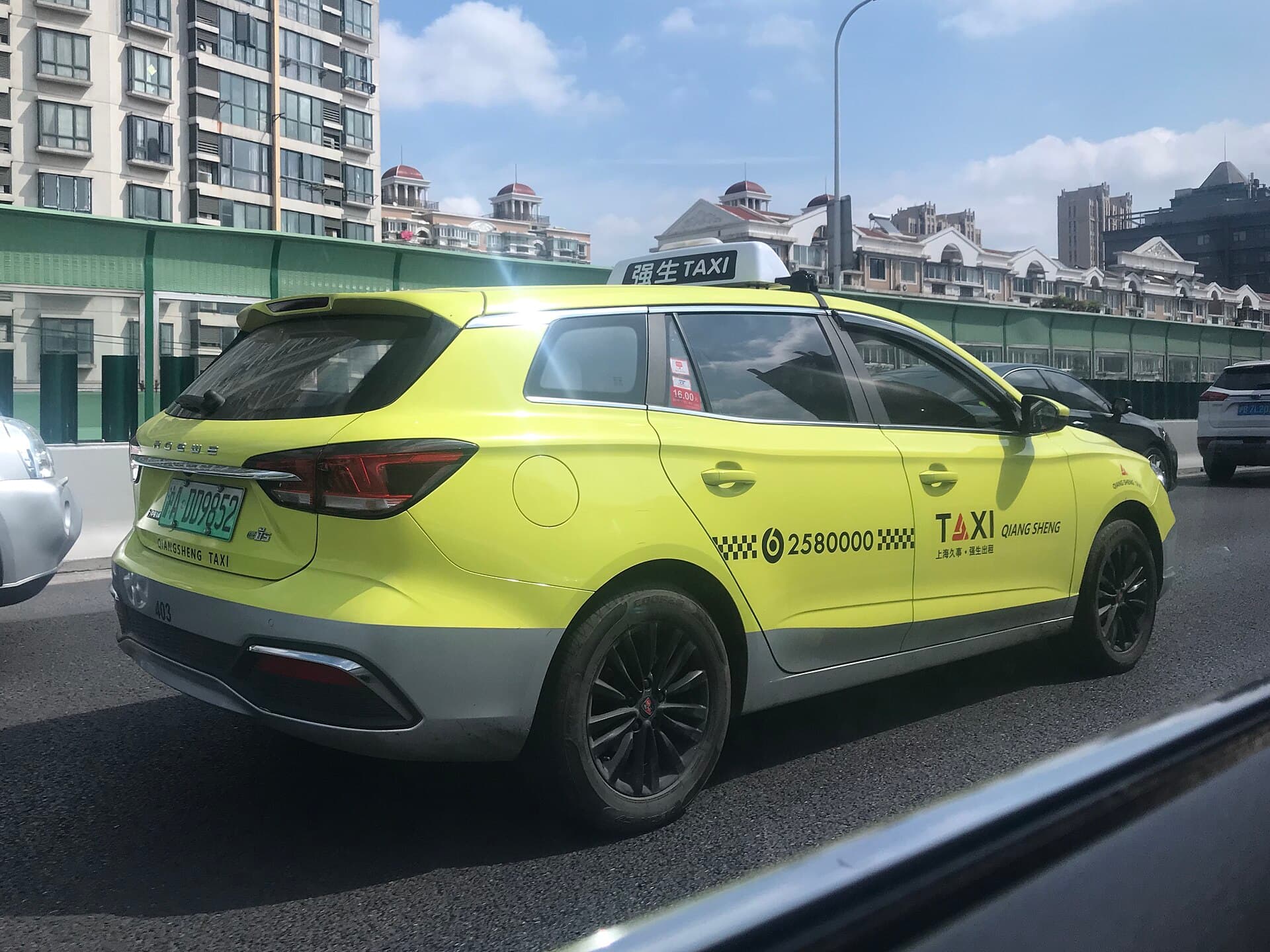 A Roewe Ei5 electric taxi in Shanghai.